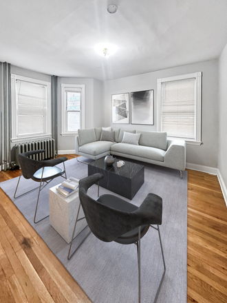 - - Right Close to Campus! 5 bed 3.5 bath w/ Laundry and Parking available Apartments