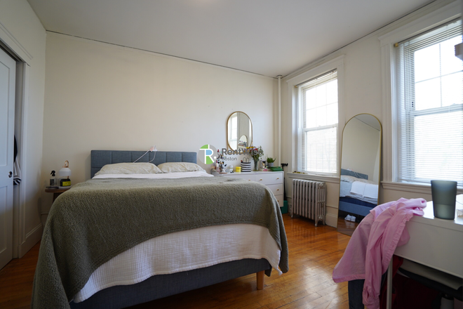 1 - SEPT 2025 – Fantastic Comm Ave 2 Bed | Heat + Hot Water Incl | Elevator | Fitness Room