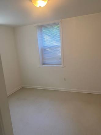 Available room - Basement - 2 Rooms in House All Utilities Included in Price - 10 min Walk to UMD Campus