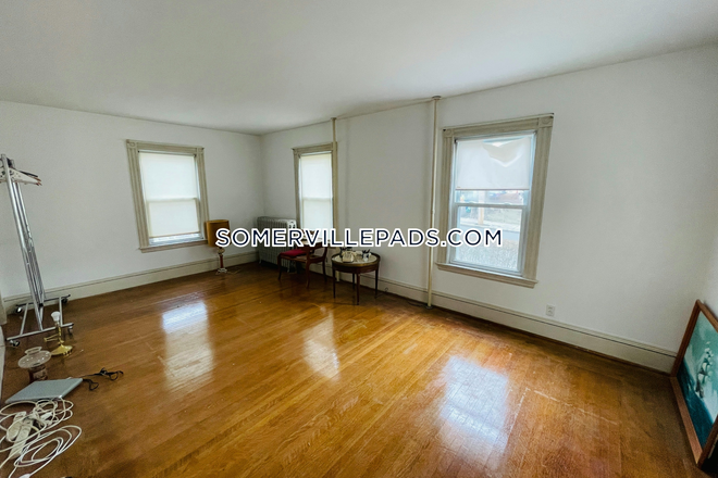 Bedroom - NO BROKER FEE! Large 6 Bed 2 Bath Apartment on Curtis St.!