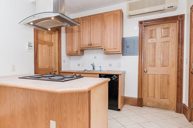 Call NOW for showings! 617-236-8550 - MYRTLE ST - MINUTES TO CLASS! LRG MODERN 2BR/1BA AVAIL *9/1/2026* W/ LNDRY IN BLDNG, H&HW, DW INC! Apartments