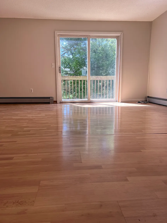 Livingroom - Townhouse For Rent