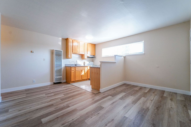  - 3500 Glen Park