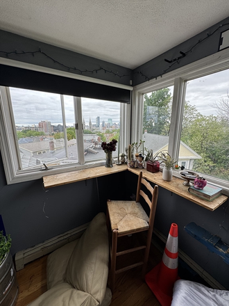 Porch - 5 Bed 2 Bath on Iroquois!! In Unit Laundry!! Apartments