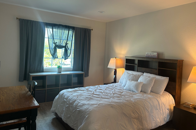  - 2 Stories House, Beautiful, Clean, Quiet, 0.7 mile to Chapman University and Downtown