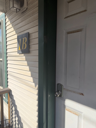 Entrance - Furnished Apartment Summer Sublet