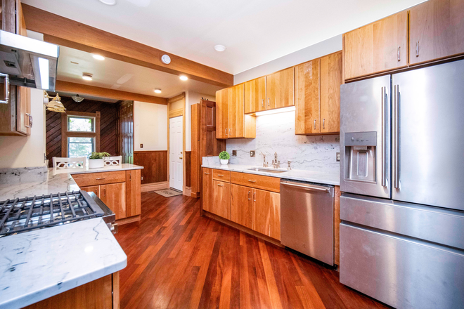 Kitchen2 - Most beautiful 2-Bed apartment w/ HEAT & HOT WATER included