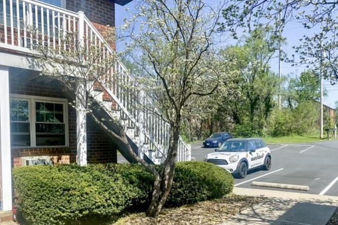 Exterior - 1 BD / 1 BA CLOSE TO CAMPUS! Apartments