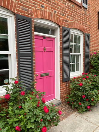 Come on in! - Minutes from Johns Hopkins Hospital. Heart of Fells Point-Fully Furnished Townhome
