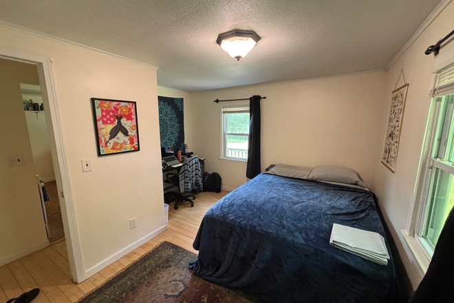 Bedroom - 2 BR, 1 BTH apt in Shutesbury, 15 min drive to campus