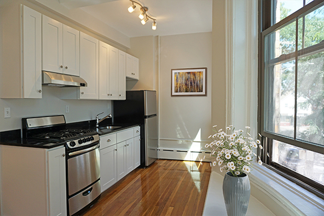 1 - SEPT 2026 – East Cambridge 2 Bed with Hardwood Floors & Laundry in Building! No Broker Fees!
