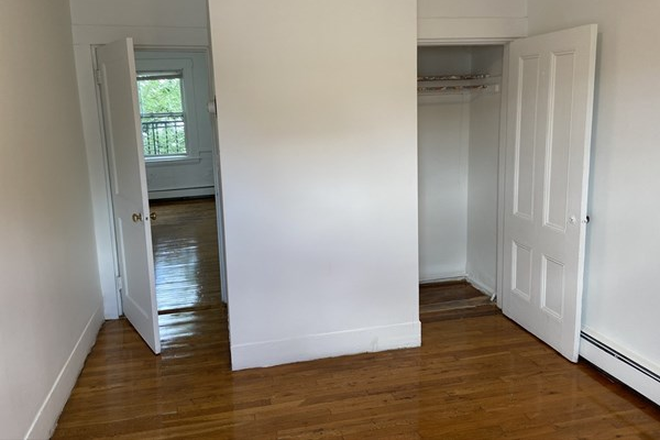 Call NOW for showings! 617-236-8550 - FIFTH ST - *NO FEE* RENOVATED TOP FLR 1BR/1BA AVAIL *9/1/2026* W/ HEAT INC, LNDRY IN BLDNG, EIK, DW Apartments