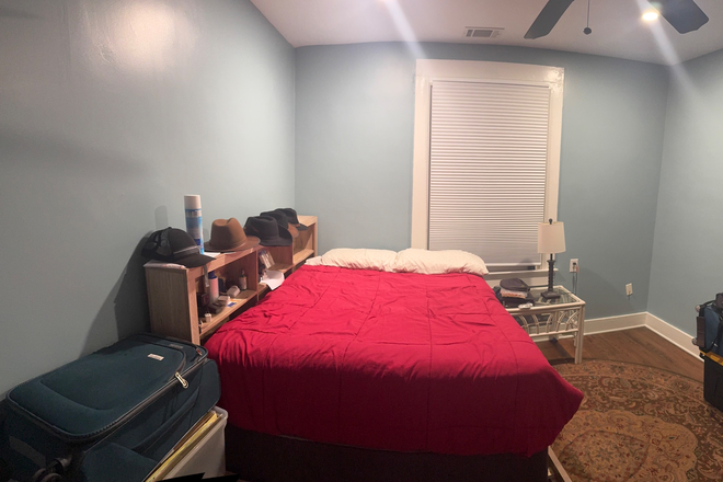 I will update the pictures once I re-organizing the house - Nice 3 bedroom house minutes to folly beach, 6.5 miles to MUSC