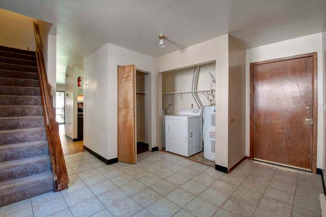 Photo - 2024 Goss St #4 Apartments