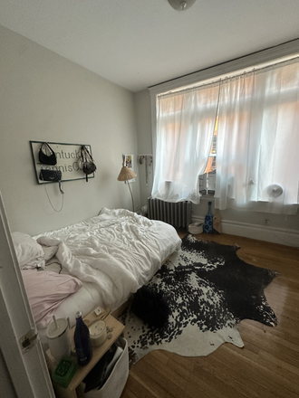 Call call or text Arezou at 617-584-7817 - 2 bedsplit(3 bedroom) On Hemenway!! H&HW INC.!! Steps away from Campus!!! Apartments