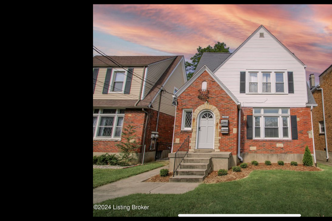 Exterior for second floor apartment. - Spacious and inviting 2BR/1BA apartment in the Heart of the Highlands - Walkable to Bardstown Rd.