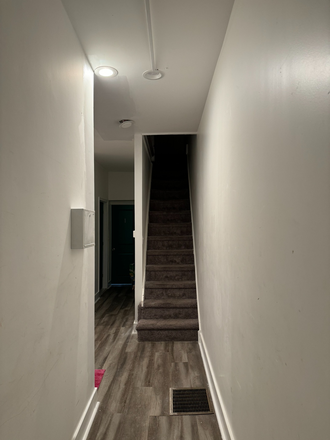 Hallway - 4 beds / 2 Bathrooms Townhome