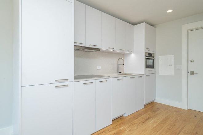 - - Renovated Studio Near Central Sq - Available 08/01 Apartments