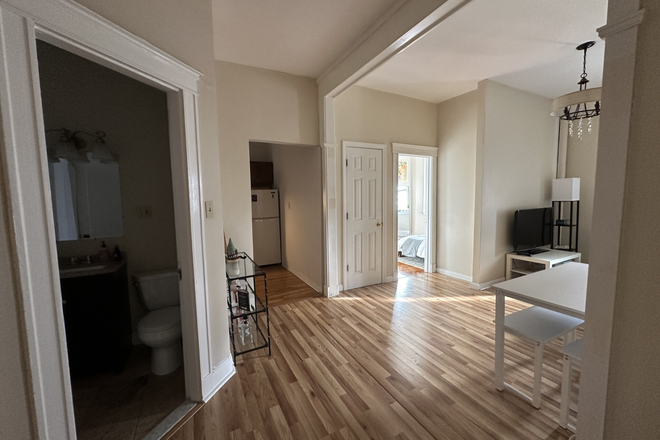 living - 2 BED/1 BATH, HEAT AND HOT WATER INCLUDED! 9/1/25 Apartments