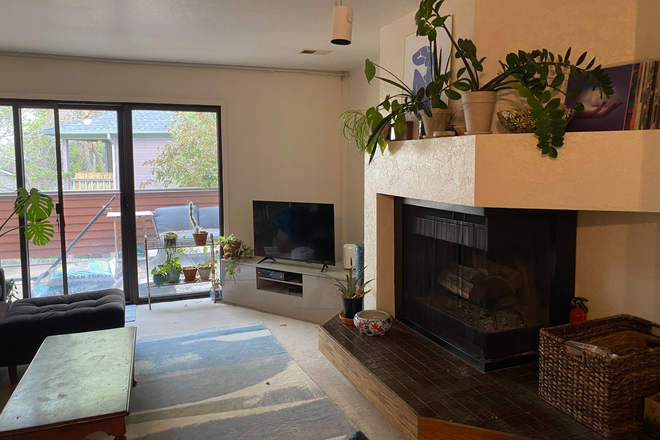 living room - 3100 Broadway St North Boulder Apt. 2bd/2ba