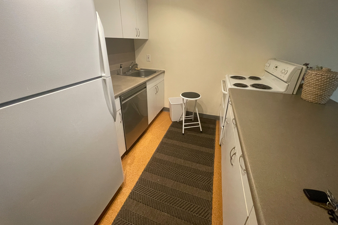 3 - AVAILABLE 4/1: 2707 Valmont Rd. #B211 Condo