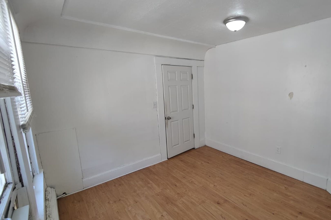 Bedroom - Nice Private Guy Room in Avenues - Top Floor Apartments