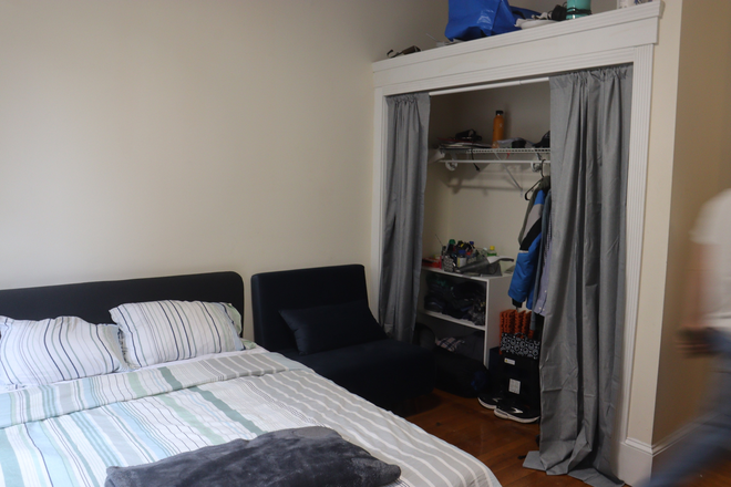 Closet - (Single/No Roommates) Large Studio June/July/August 2026 Sublet Apartments