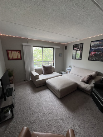 Living Room - Harbor Point Apartments, Close to campus.