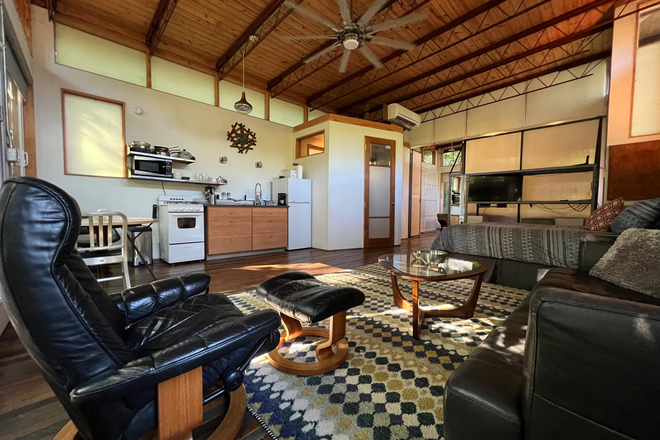 BlankSlate Studio_Interior view - BlankSlate Studio: Furnished, All Utilities, High Speed Internet,Cable Incl -2 miles to Emory House