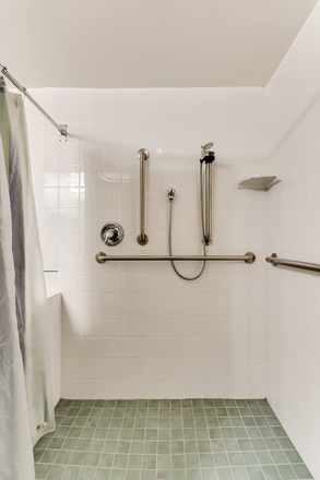 Shared Bathroom Shower - 1 bedroom rental unit/ shared space - close to campus House