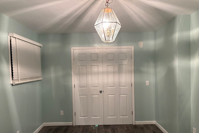 Room C Available June 10 (Image 2 of 2) - Summer Sublets in Shared Lafayette House (2 individual rooms)