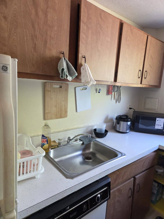 Kitchen 1 - Woodhaven Apartments