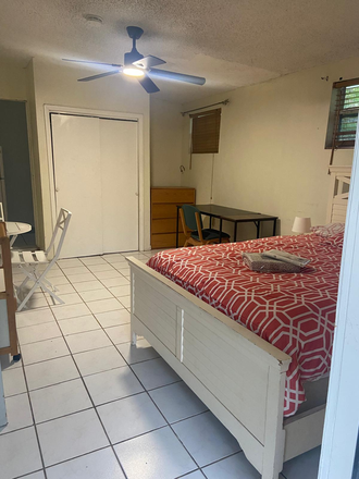 Room view as soon as you open the door - Furnished Private Studio – Quiet, Cozy & Bike?Friendly (UM Students Only)