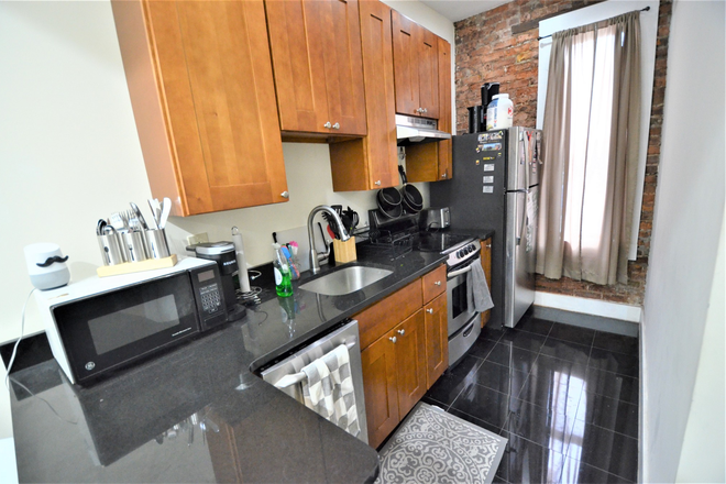 Kitchen - 4 bed HEMENWAY ST - Heat/HotWater INCLUDED! Apartments