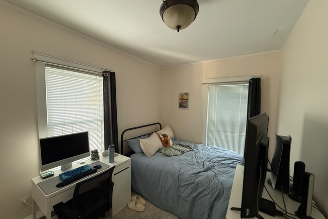 Bedroom - Private room in 2 bed 2 bath Summer Sublet