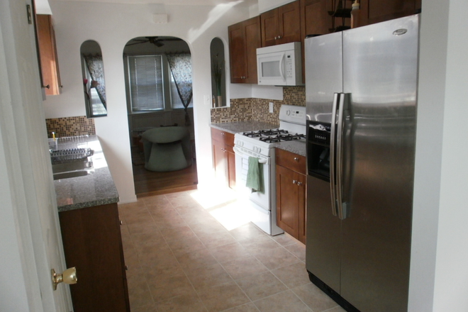 kitchen - Private bedroom in 3-br house, desirable location near center of Rockville