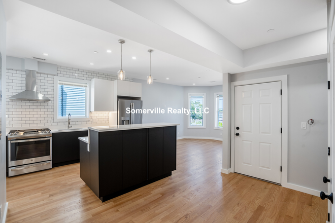Kitchen - Top-Notch Quality 3 Bed 2 Bath in Allston!!
