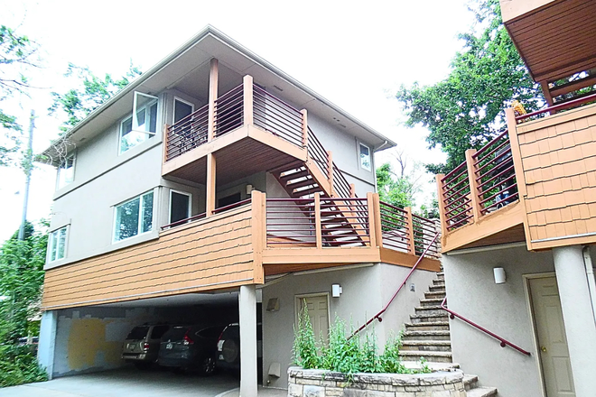 Alley side parking - *SPRING SUBLET* Marine St. Apartment *Base of the Hill* & 3 min from Pearl/5 min from Campus