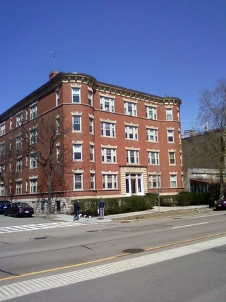 hubrealtyproperties.com - Fantastic 2 bedroom apartment, with updated kitchen and bathroom