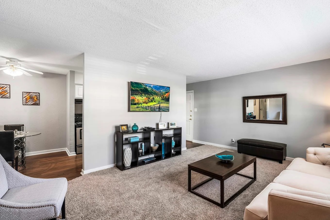 Hall area - Chapel Tower Apartments