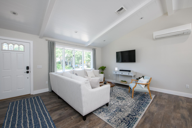living room - Updated 3BR Home in quiet family beach neighborhood