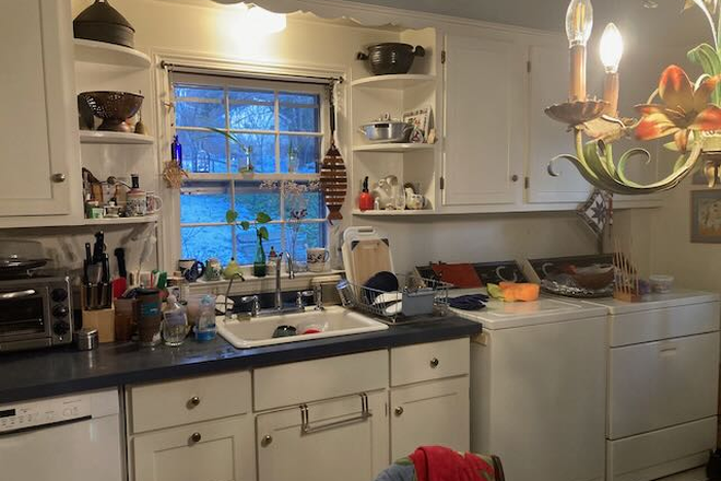 Kitchen sink - Private room with separate entrance & full bathroom in owner-occupied house near campus & town