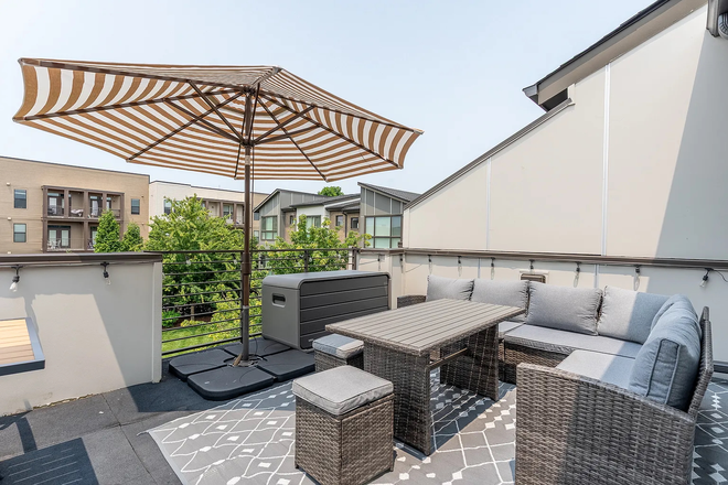 Rooftop Patio - 815 Melpark Court, Nashville TN