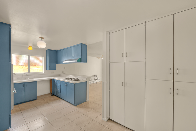 Kitchen - House with Pool – Walk or Bike to UCR - 5BR/2BA