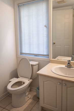 Shared Bathroom - Private room in a shared townhouse at Weston Road. Utilities Included!