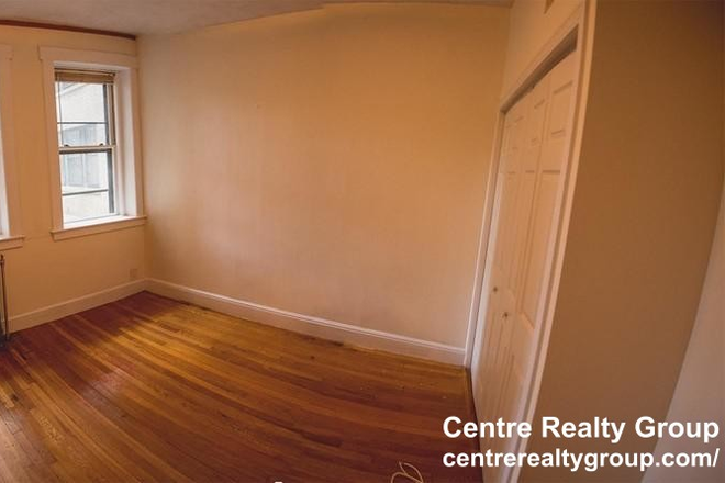 bed - Updated 10/8/25 Great 1 bedroom apartment close to campus on Commonwealth by South St shuttle, 2026