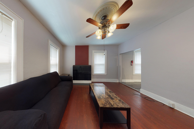 Living room - Single bed apartment near Westcot
