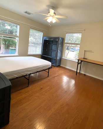 Large room - 3503 Rosedale St House