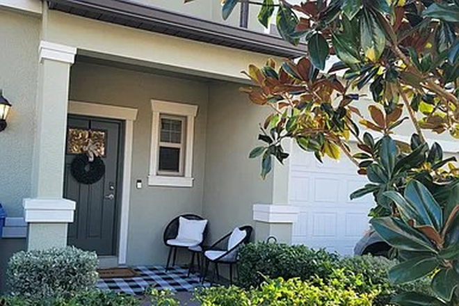 Outside Front Door Entrance - Stunning 3 Bed 2.5 Bath Townhome
