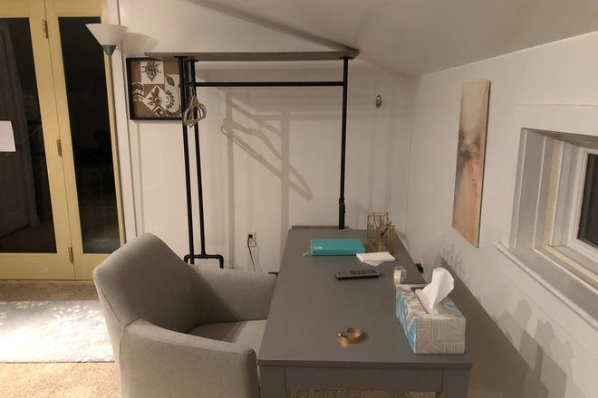 office corner - Studio apt-River Rd-Hopewell Twp.